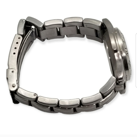 FLORIDA GATORS FOOTBALL LADIES STAINLESS STEEL WATCH - Picture 3 of 4